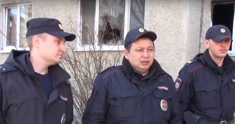 Тюменские полицейские спасли ребенка во время пожара