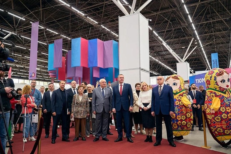 Выставка "Тюменская марка-2022": ярко, широко и хлебосольно