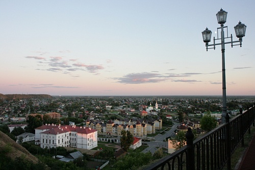 Лето в Тобольске: конники, уха, пленэр, косторезы, фольклор, танцы в саду и кино на пуфах под открытым небом