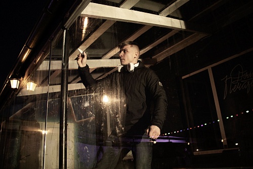 Премьеру "Март и Слива" в "Ангажементе" сыграли вокруг зрителя