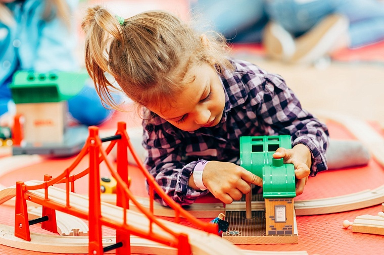 Афиша на уик-энд: «Конструктория», punk-взрыв и «Алябьевская осень»