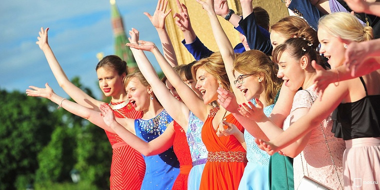 Платье на выпускной напрокат: условия и цены в Тюмени