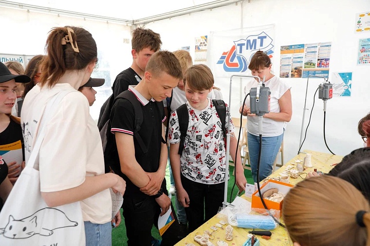 Фестиваль "Маяк" помогает школьникам Тюмени выбрать профессию
