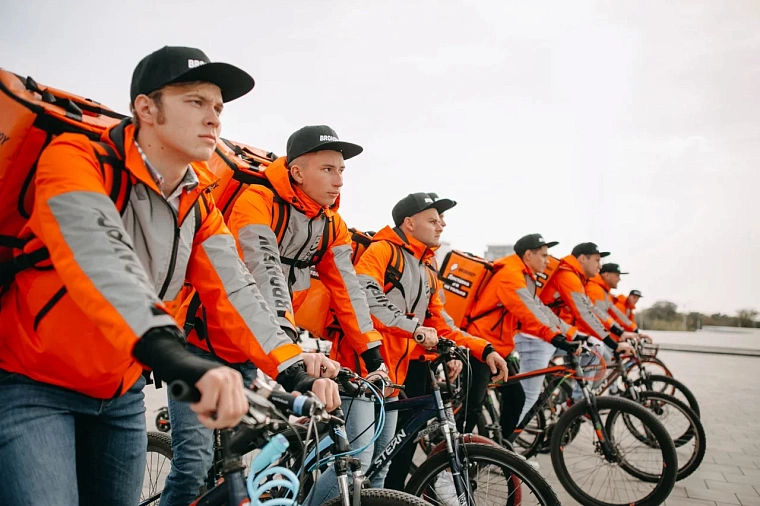 Еда из ресторанов, лекарства и забытые ключи: в Тюмени запустили новый сервис доставки Broniboy