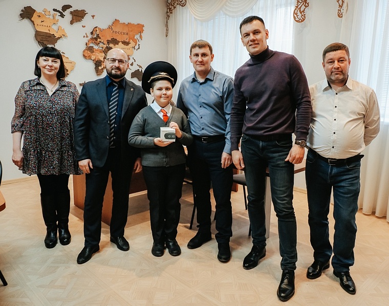 Исполнение мечты: 10-летний Артем побывал на тюменском автотранспортном предприятии