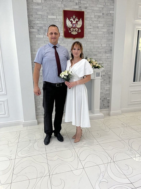 В Тобольске шесть пар поженились в красивую зеркальную дату - 23.07.23