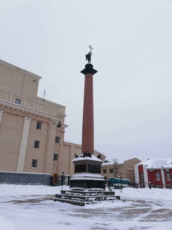 Копия Михайловской колонны в Ижевске.