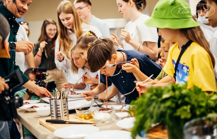 Каша с маком, апельсиновое масло, макароны «аль помодоро» - тюменские школьники выбрали меню