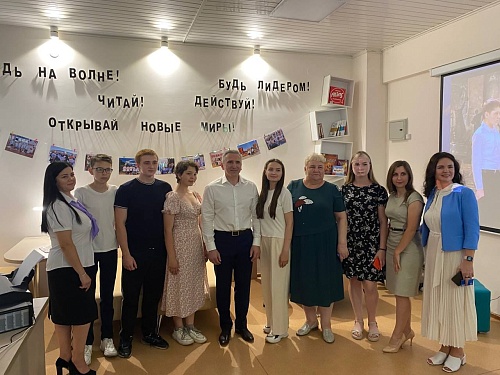 Губернатор Тюменской области принял участие в открытии библиотеки нового поколения в селе Казанском