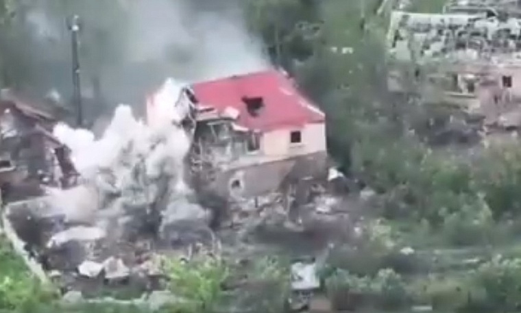 Тюменские артиллеристы показали на видео, как уничтожают противника в зоне СВО