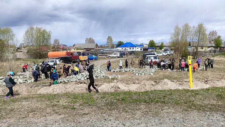 Оперативные данные: Иртыш в Увате поднялся до 1112 см, Вагай – до 812 см