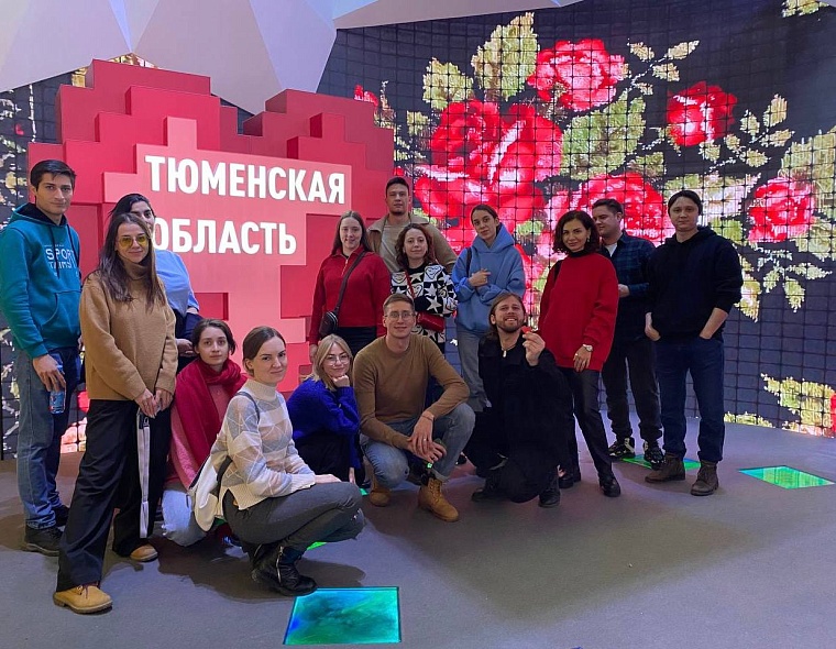 В специальный тур по столице отправились 38 тюменцев