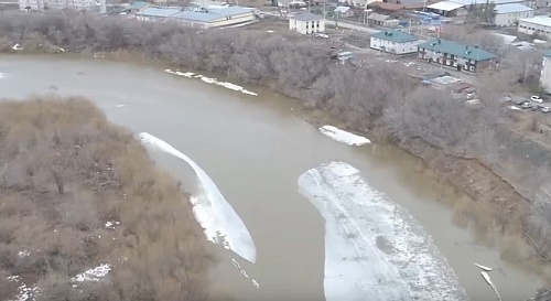 Жителей Ишима срочно эвакуируют из подтопляемых домов