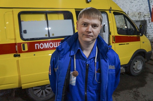Рекорд тюменской скорой: врач Илья Горшков провел десять успешных реанимаций