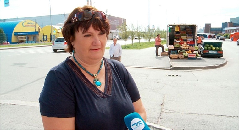 Уличные продавцы изучили расписание патрульных и продолжают торговать