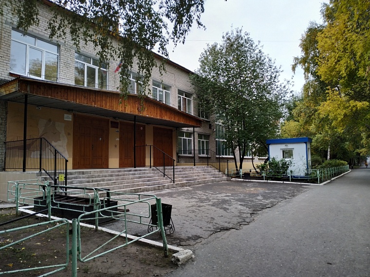 Зачем у тюменских школ ставят КПП