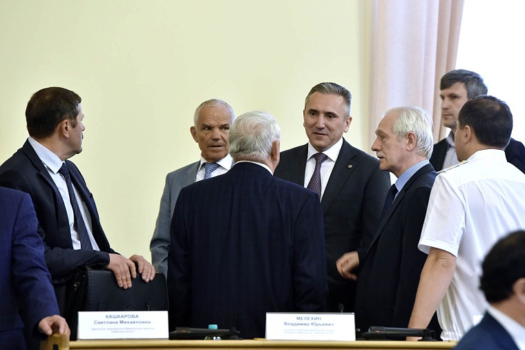 Приоритет остается неизменным