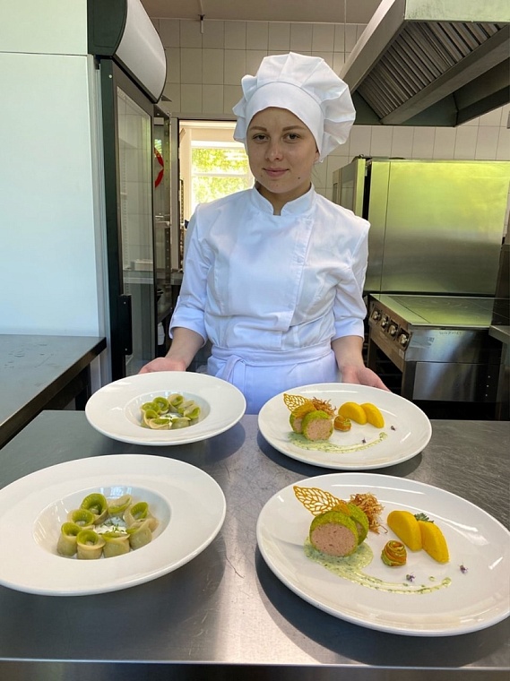 Молодого тюменского повара наградят через два года после победы в Национальном чемпионате "Абилимпикс"