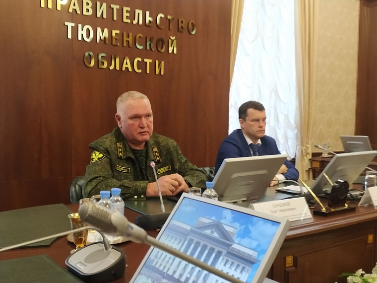 На тушении лесных пожаров в Юргинском районе задействуют вертолет Ми-26