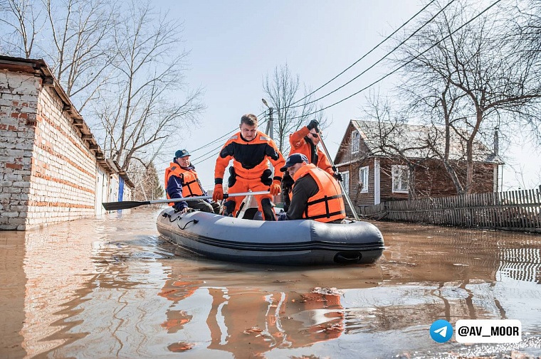 В Тюменской области 79 семей, чьи дома были подтоплены, получили материальную помощь