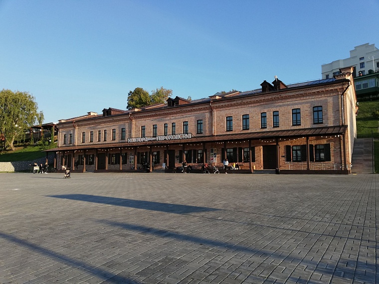 Тюменцы смогут поставить прививку от COVID-19 у «Конторы пароходства» и получить мороженое