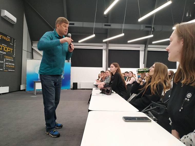 Дмитрий Губерниев в Тюмени: После Ольги Бузовой имею полное право петь