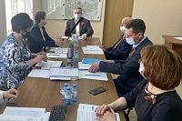 Губернатор Тюменской области Александр Моор провел совещание по медицинским вопросам