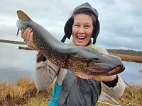 Как семья урайских блогеров собирает миллионные просмотры на трофейной рыбалке