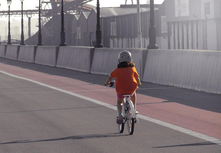 Тюменские автоинспекторы проводят профилактическую работу с велосипедистами