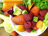 Какая польза от сезонных фруктов и ягод