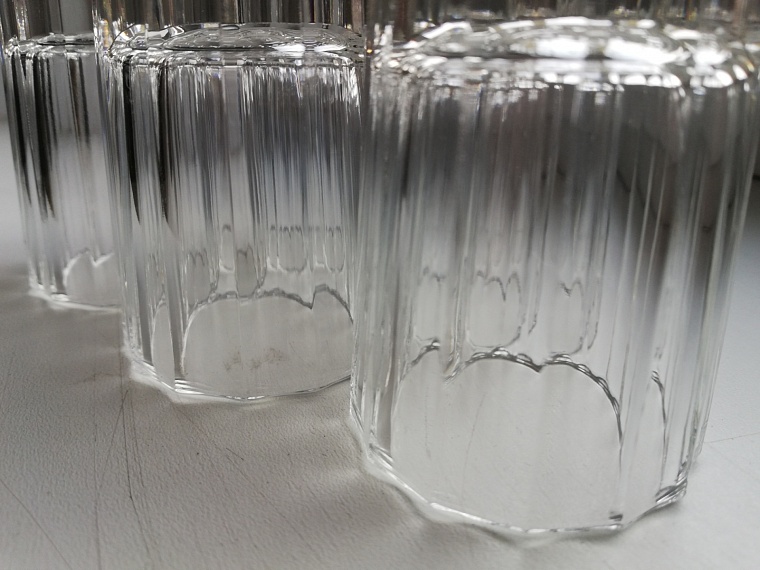 В Госдуме предложили запретить торговлю крепким алкоголем в микротаре