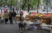Испытано на себе: как корреспондент «Вслух.ру» торговал на улице