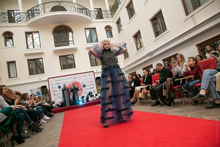 «Народный кутюрье»: посвящение Нотр-Дам де Пари и принты с Собяниным