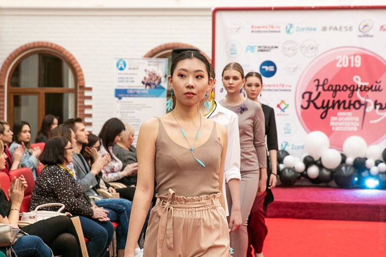 «Народный кутюрье»: посвящение Нотр-Дам де Пари и принты с Собяниным