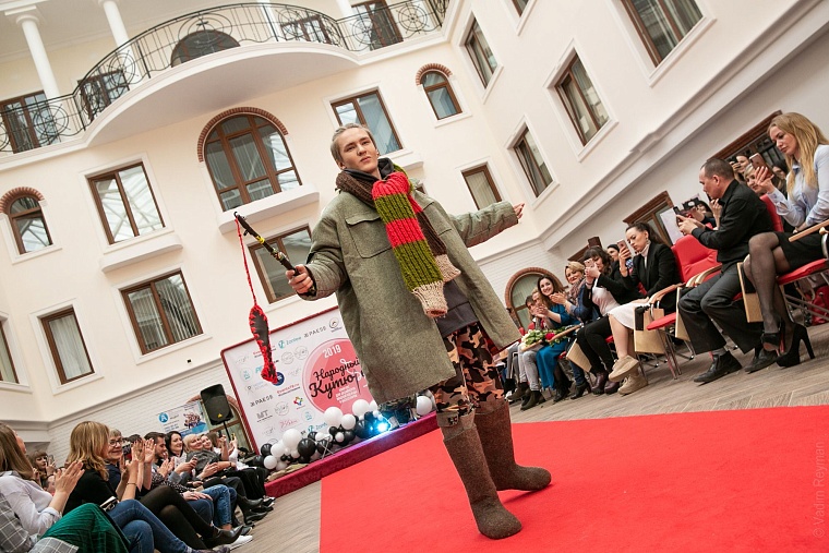 «Народный кутюрье»: посвящение Нотр-Дам де Пари и принты с Собяниным