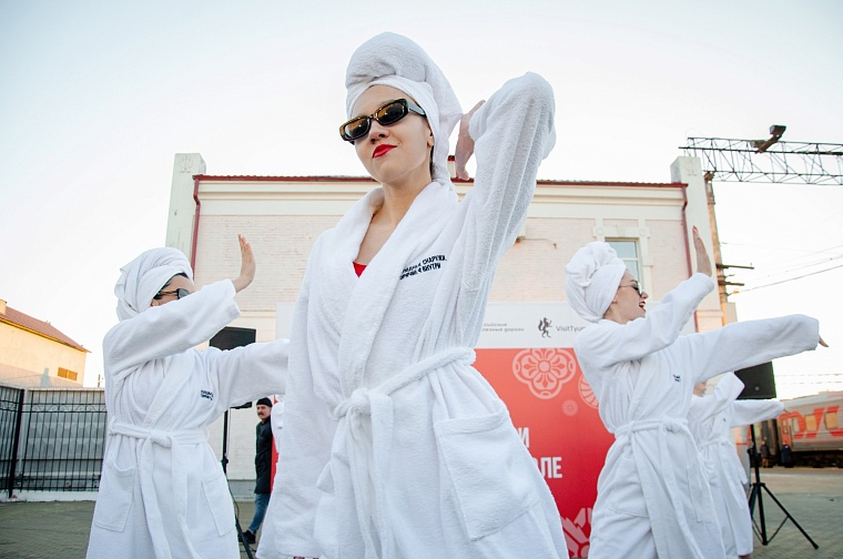 В Тюмень приехал туристический поезд из Москвы