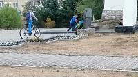 В Тюменском районе осудили подростков, пинавших мяч у мемориала Победы