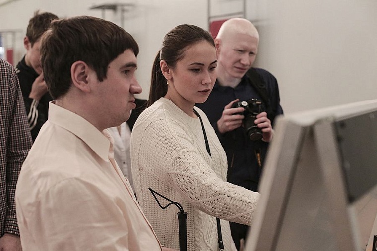 Тюменским студентам показали мир глазами слепых