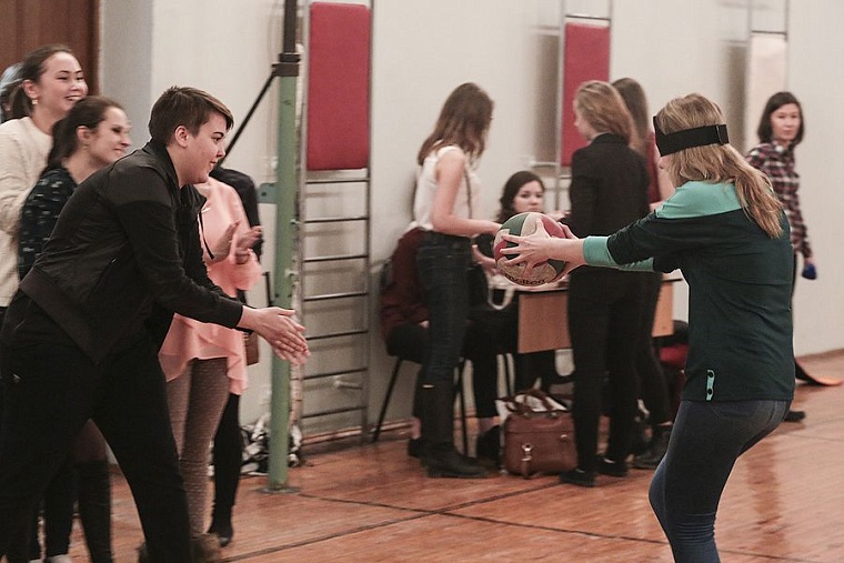 Тюменским студентам показали мир глазами слепых