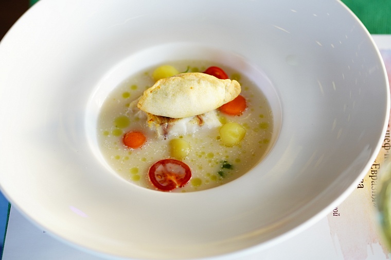 За столом с Распутиным: тюменцев угостили блюдами из меню легендарного земляка