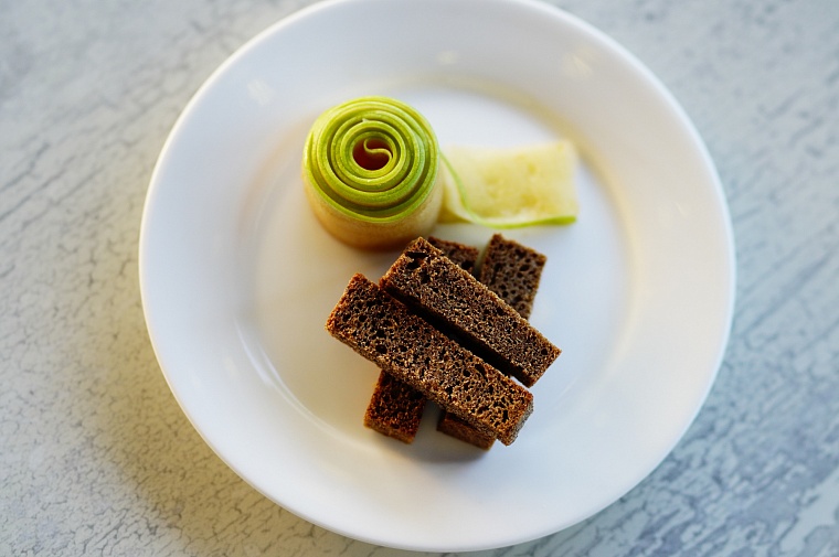 За столом с Распутиным: тюменцев угостили блюдами из меню легендарного земляка