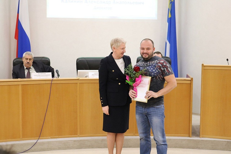 В городской администрации чествовали лучшие организации Тюмени, трудоустроившие подростков