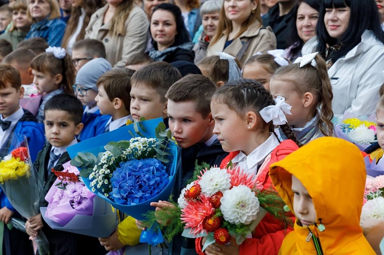 В новой гимназии в Ямальском-2 есть свой радиоузел и кабинет кулинарии