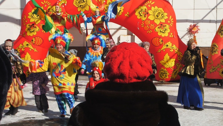 В сквере Якова Неумоева отпраздновали Масленицу