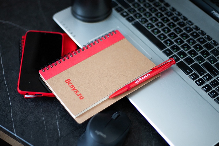 Пока вы спали: массовое ДТП на трассе "Нева", убийство российского программиста в Аргентине и доступный новый автомобиль