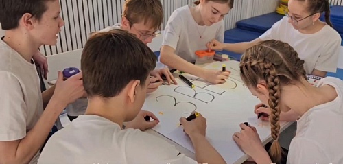 Тюменские школьники готовятся к марафону «Поющий город» и акции «Будь первым»