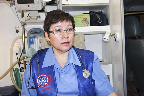 Владимир Путин присвоил почетное звание тюменскому врачу скорой помощи с 40-летним стажем