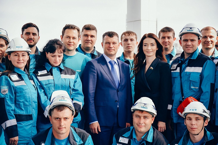 Молодые депутаты Тюменской области побывали на площадке СИБУРа