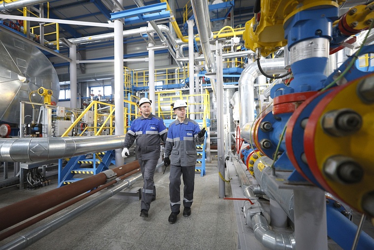 Синергия опыта ветеранов и энергии молодого поколения газодобытчиков, готовых достойно принимать трудовую эстафету, создает надежный фундамент для безаварийной работы.