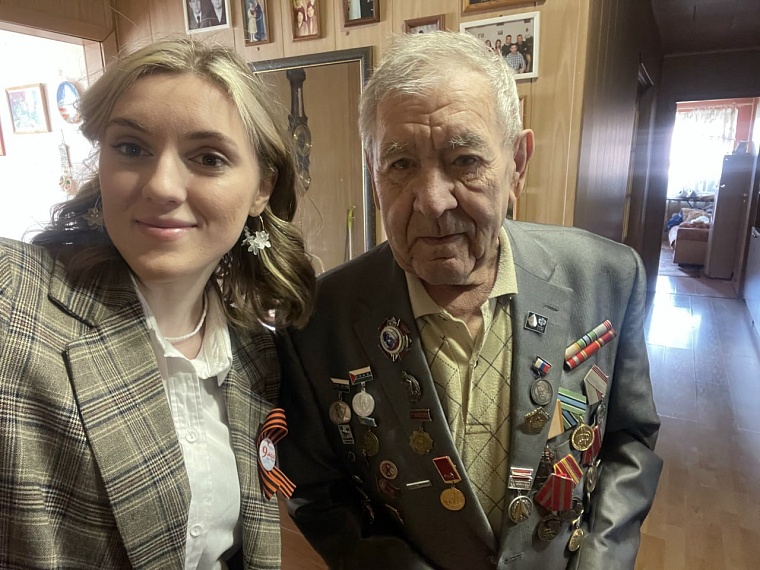 Совет ветеранов Союза журналистов Тюменской области возложил цветы к мемориалу «Прощание»